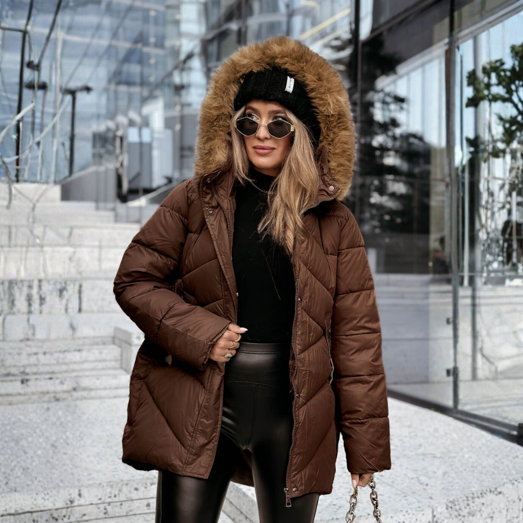 Kristina – długi zimowy płaszcz z paskiem i eleganckim krojem