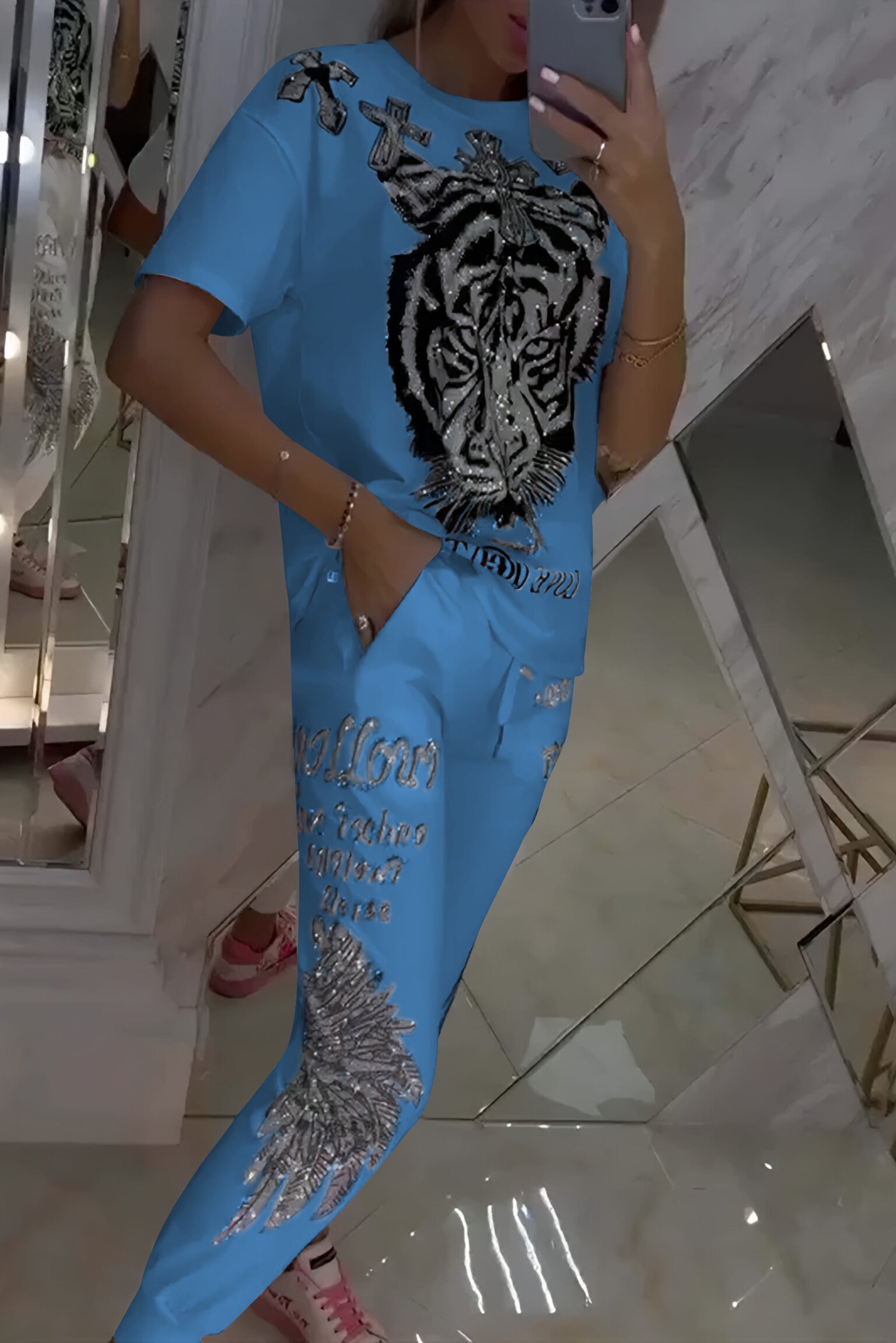 Iveta – Wyrazisty zestaw z modnym nadrukiem