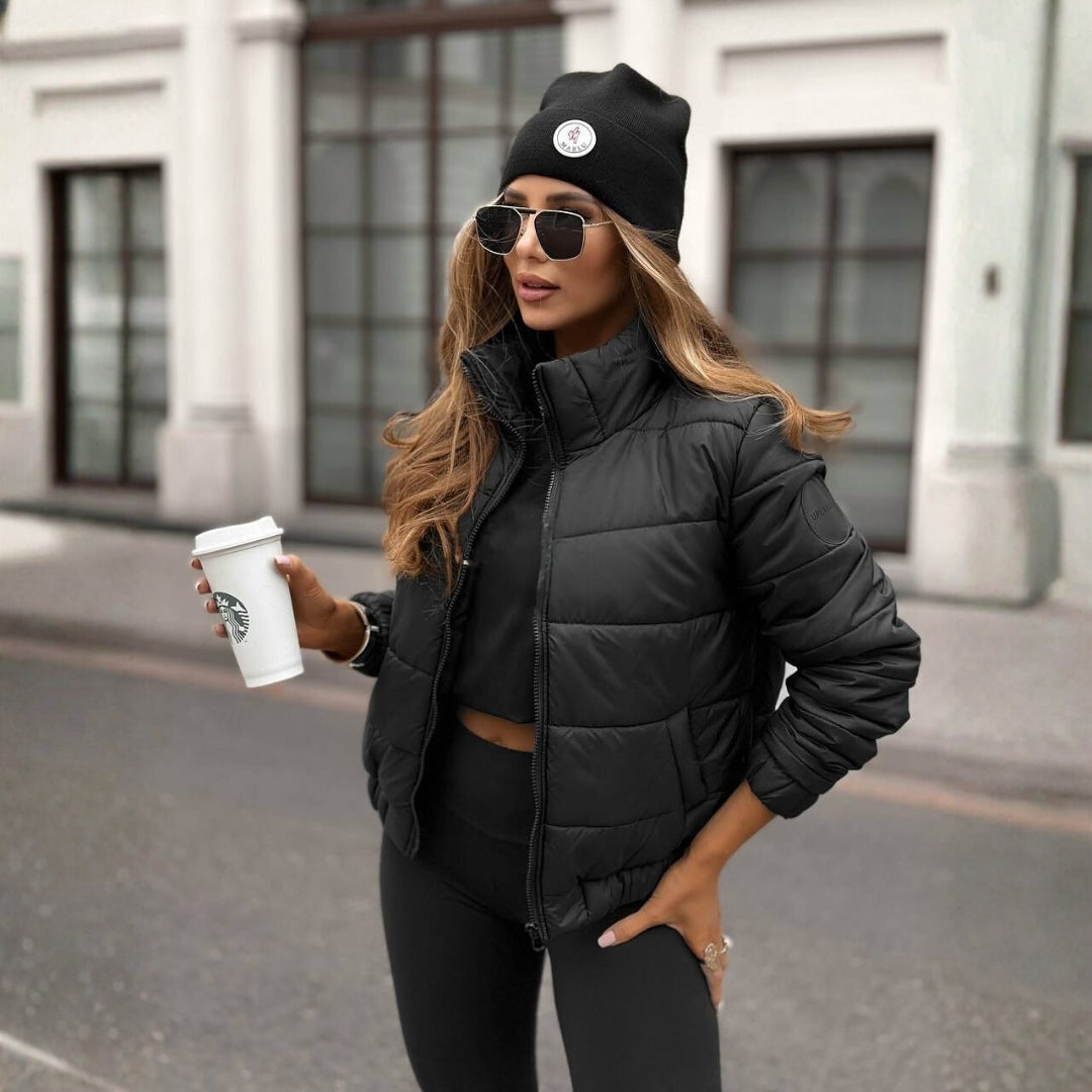 Jenna – pikowana kurtka z kapturem dla zimowej elegancji