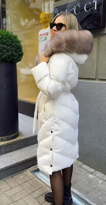 Elżbieta | Lekka kurtka z kołnierzem z futerkiem