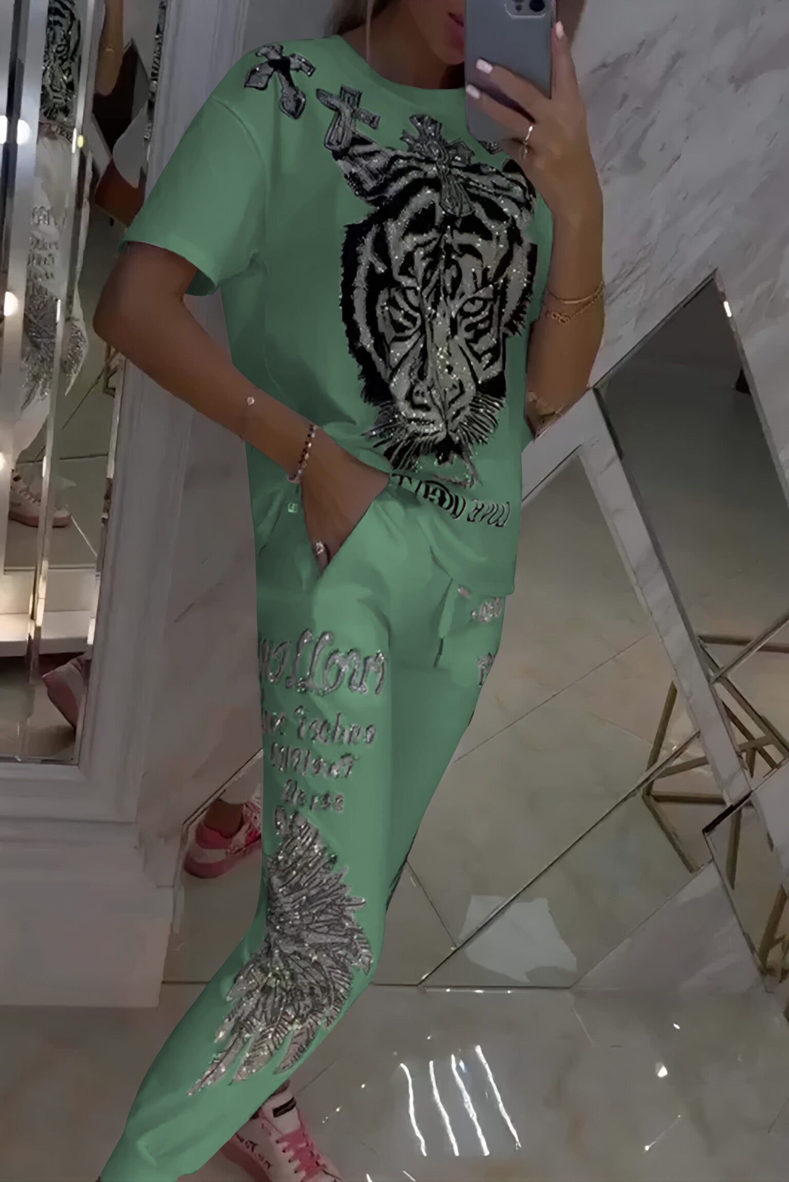 Iveta – Wyrazisty zestaw z modnym nadrukiem